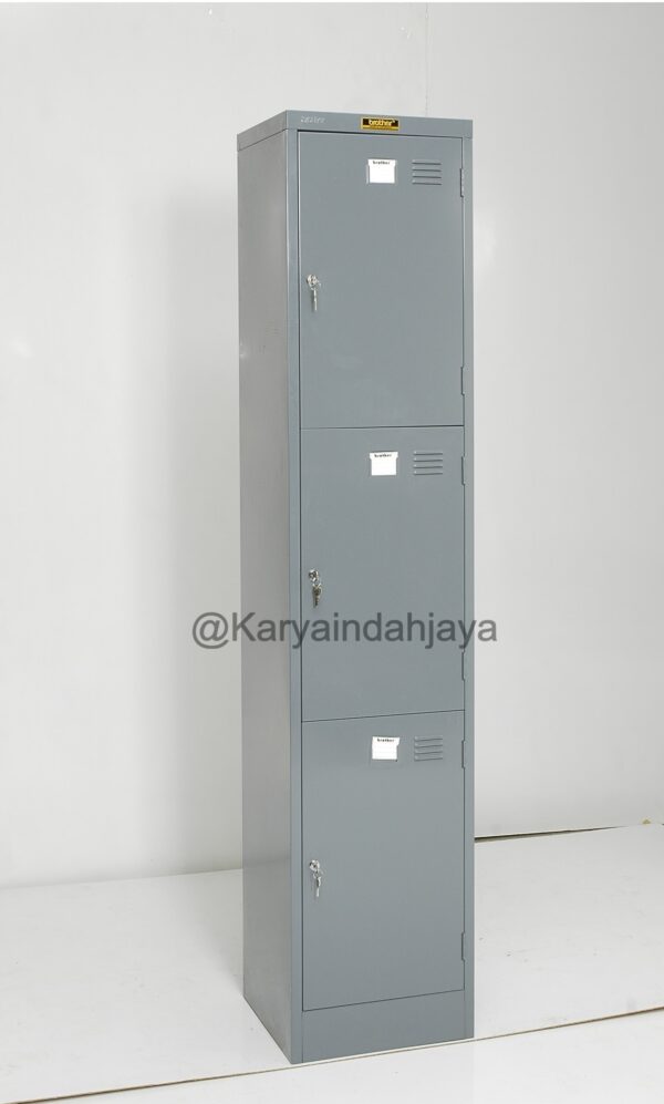 Brother Locker 3 Pintu	-	B 703